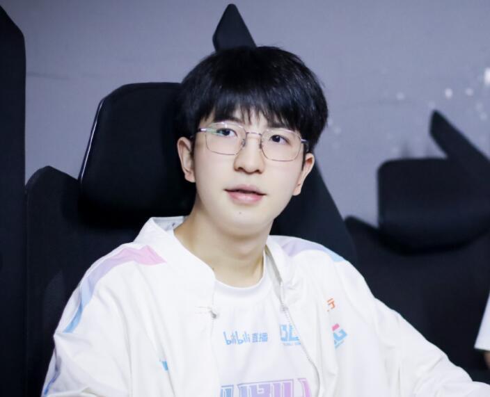 DRX轻取C9，Elk线上压制力十足强强对话淘汰赛，技惊四座