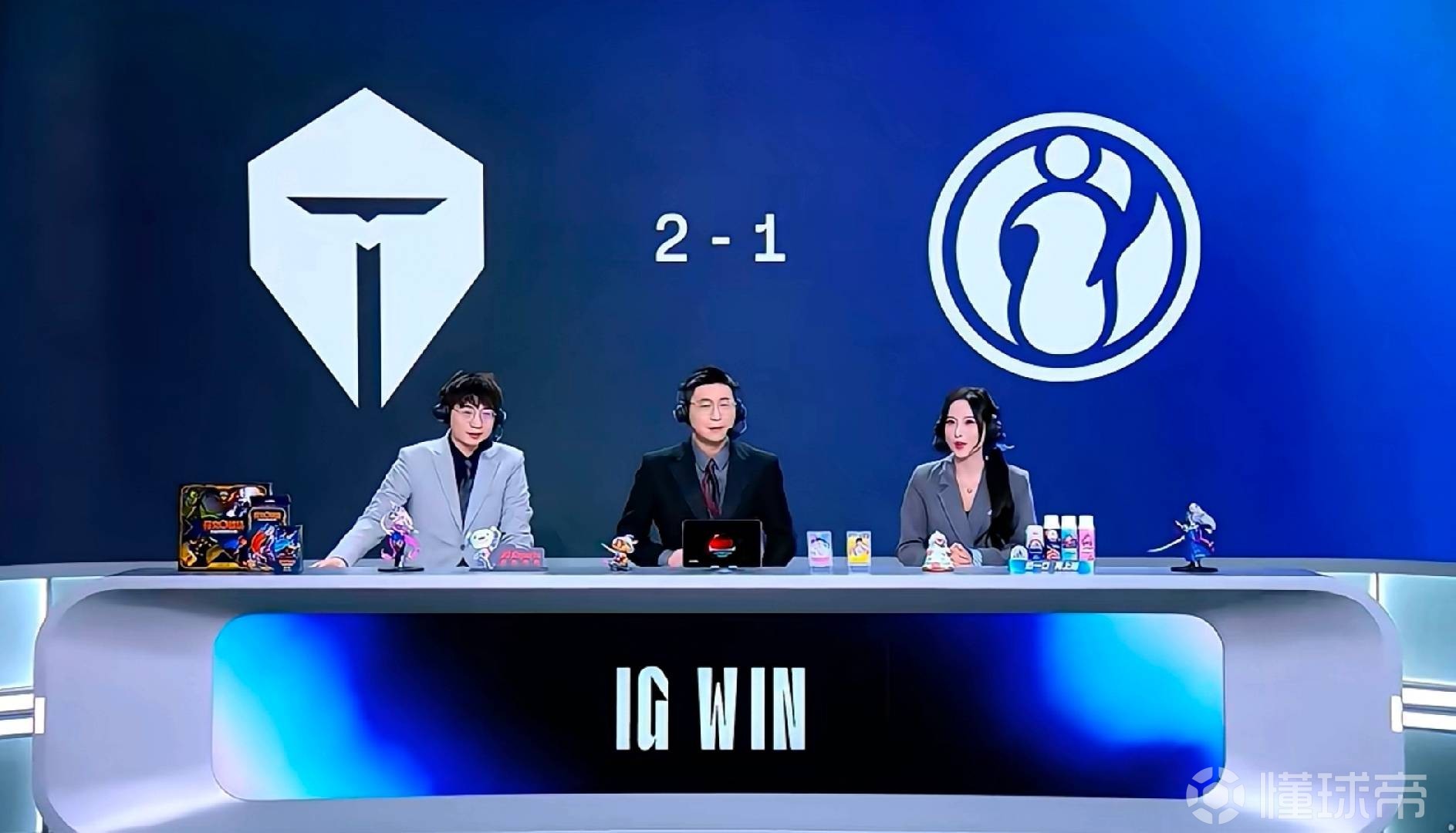 包含FNC险胜IG,JackeyLove关键团战开团秒人强强对话入围赛,成为赛场最大亮点的词条 包含FNC险胜IG,JackeyLove关键团战开团秒人强强对话入围赛,成为赛场最大亮点的词条