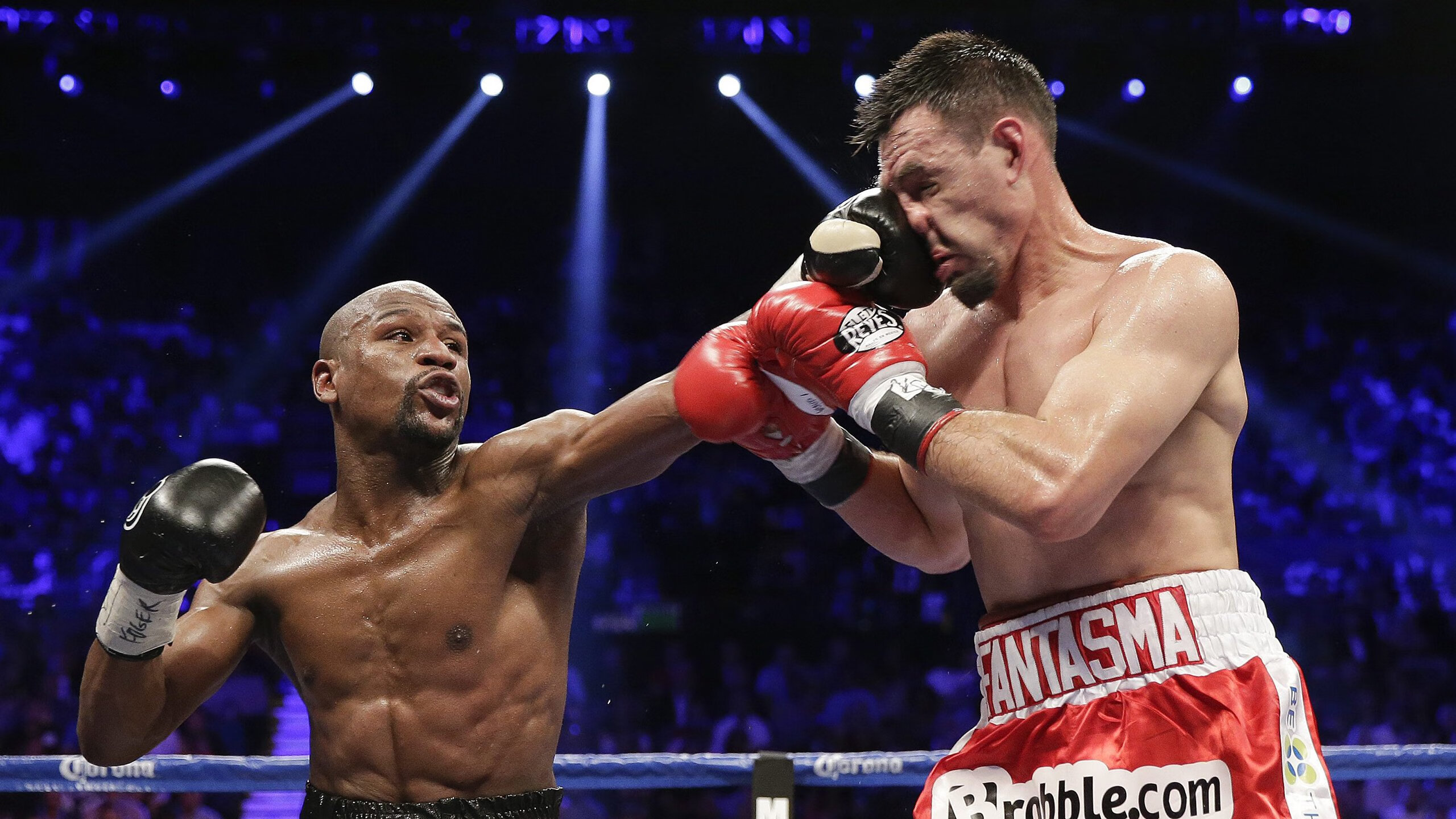 法比尼奥闪耀!阿尔及利亚力克加纳取关键三分,非洲杯预选赛格局生变