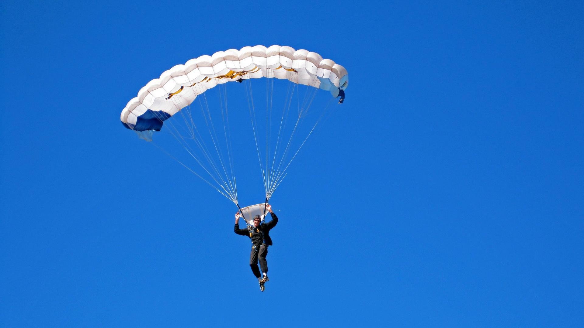 狼群锁链锁死雄鹿！霍勒迪爆发背后，森林狼的防守密码已破译